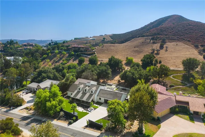 207 Saddlebow Road, Bell Canyon, California 91307