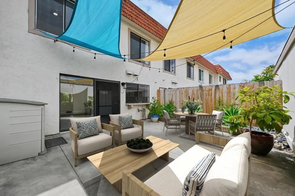 https://zimg.paragon.ice.com/ParagonImages/Property/PA/SDMLS/-528586/25/533/400/ca21f644b7492b1a87ca0692f931b10d/3/ec13c6788c699159d12713a46d8629af/-528586-1473efea-5b86-441c-aed6-aa9345bec7f9.JPG