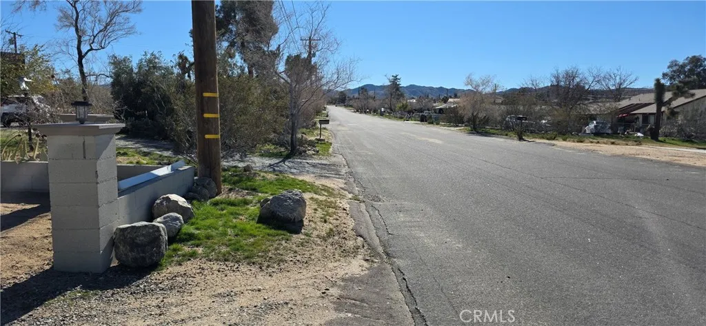 7115 Rubidoux, Yucca Valley, California 92284 — photo 5