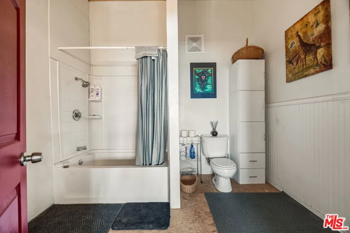 9025 Camp Rock Road, Lucerne Valley, California 92356
