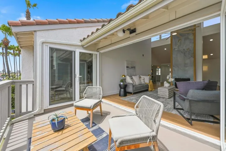 94 Kingston Ct W, Coronado, California 92118