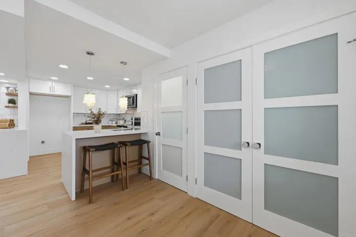 94 Kingston Ct W, Coronado, California 92118