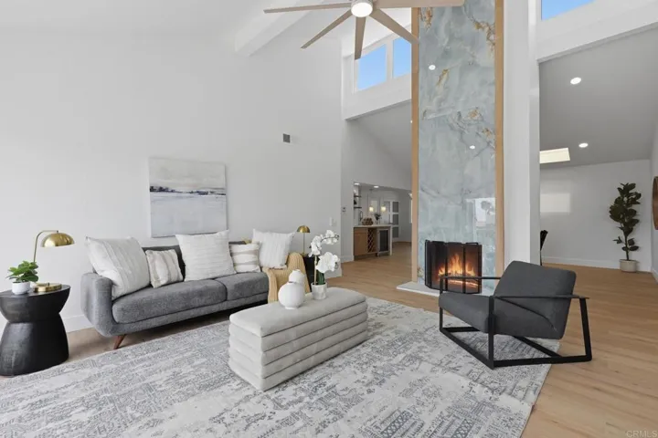 94 Kingston Ct W, Coronado, California 92118