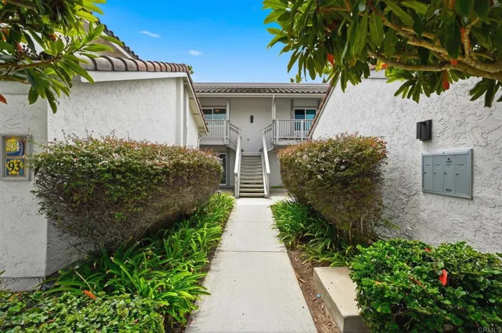 94 Kingston Ct W, Coronado, California 92118