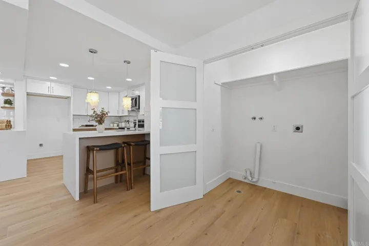 94 Kingston Ct W, Coronado, California 92118