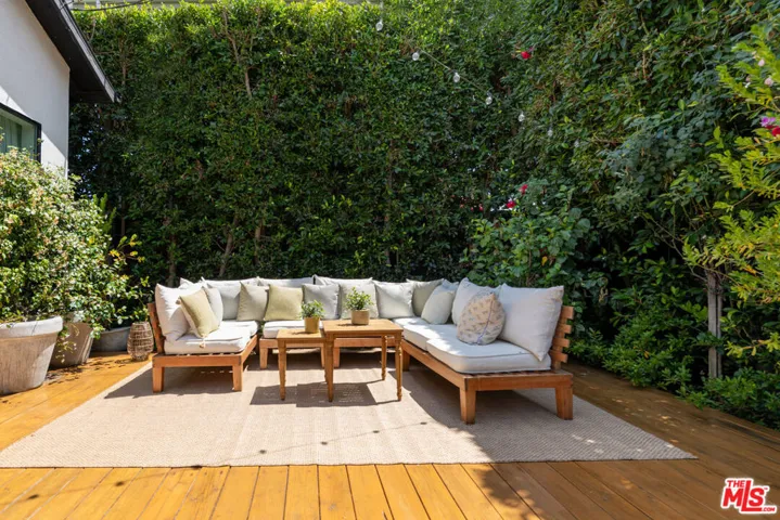 5919 Encino Avenue, Los Angeles, California 91316
