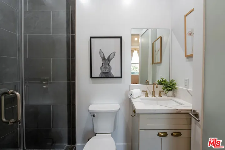5919 Encino Avenue, Los Angeles, California 91316