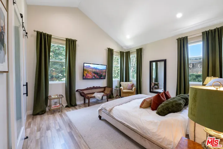 5919 Encino Avenue, Los Angeles, California 91316