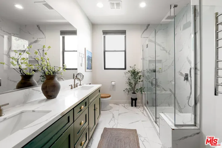 5919 Encino Avenue, Los Angeles, California 91316