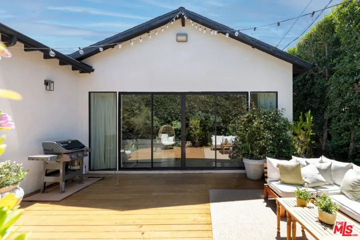 5919 Encino Avenue, Los Angeles, California 91316