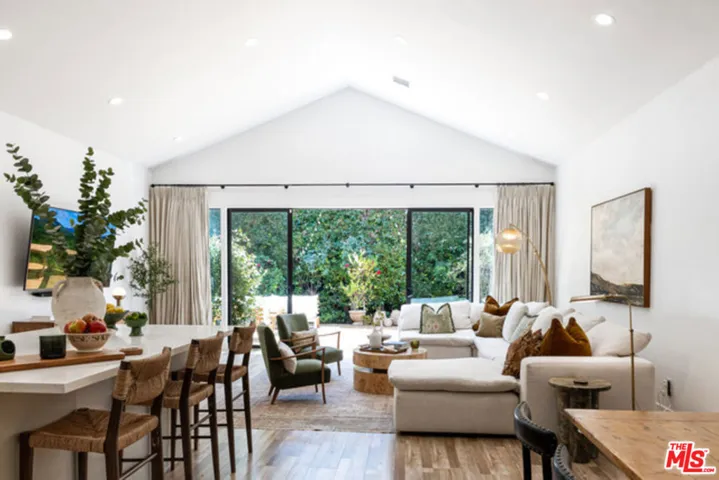 5919 Encino Avenue, Los Angeles, California 91316