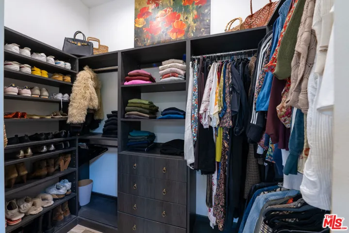 5919 Encino Avenue, Los Angeles, California 91316