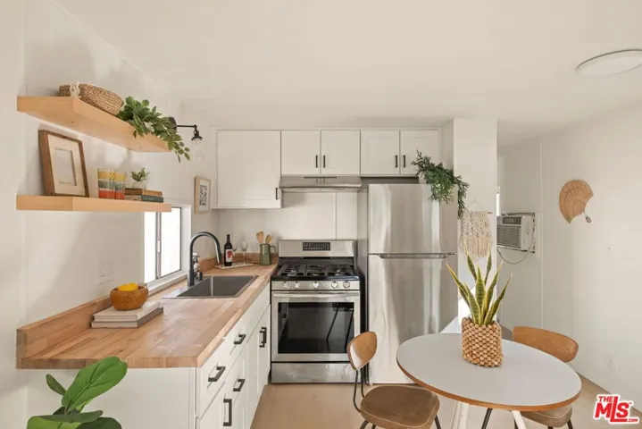 11250 Playa Street 82, Culver City, California 90230