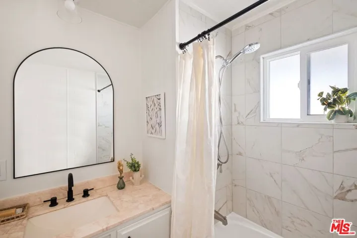 11250 Playa Street 82, Culver City, California 90230
