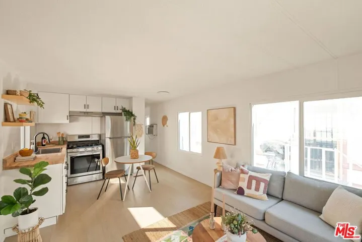 11250 Playa Street 82, Culver City, California 90230