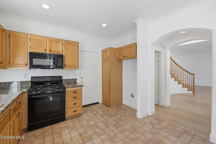 023_cjp_2587_8912