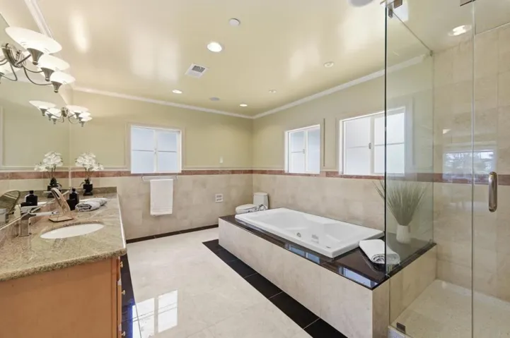 7420 Skyline Boulevard, Oakland, California 94611