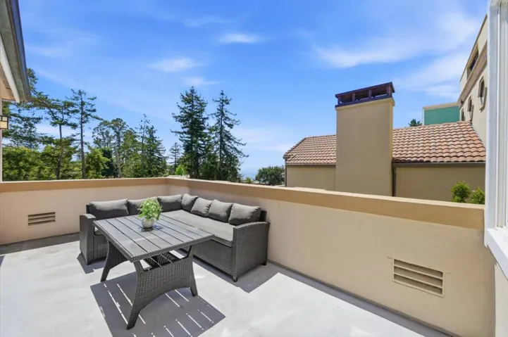 7420 Skyline Boulevard, Oakland, California 94611