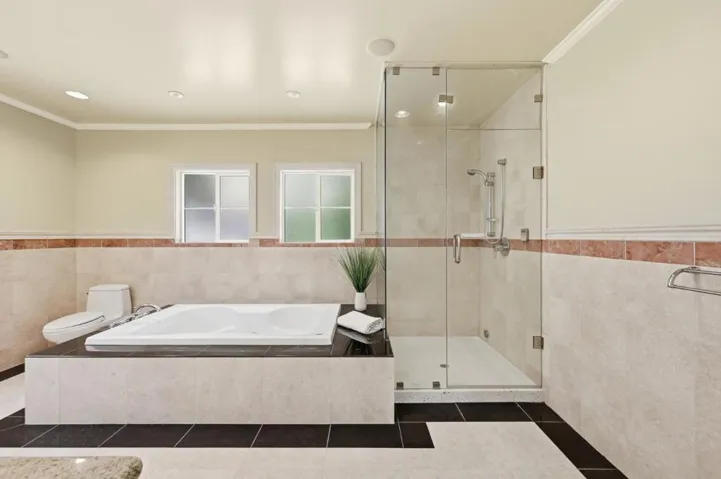7420 Skyline Boulevard, Oakland, California 94611