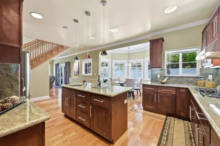 7420 Skyline Boulevard, Oakland, California 94611