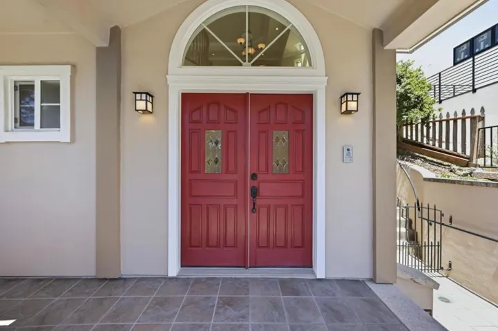 7420 Skyline Boulevard, Oakland, California 94611