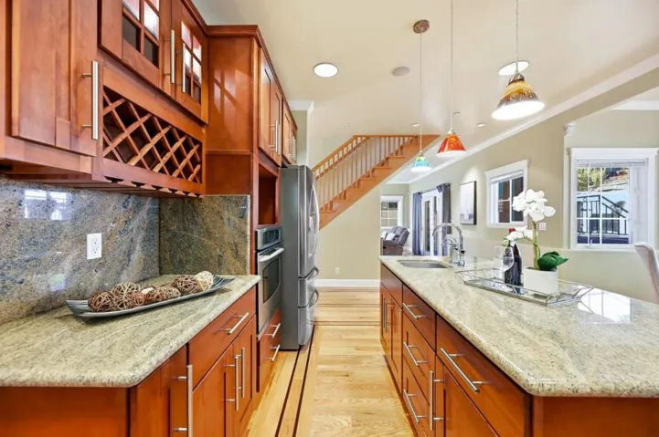 7420 Skyline Boulevard, Oakland, California 94611