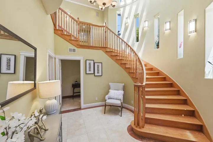 7420 Skyline Boulevard, Oakland, California 94611