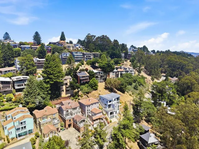 7420 Skyline Boulevard, Oakland, California 94611