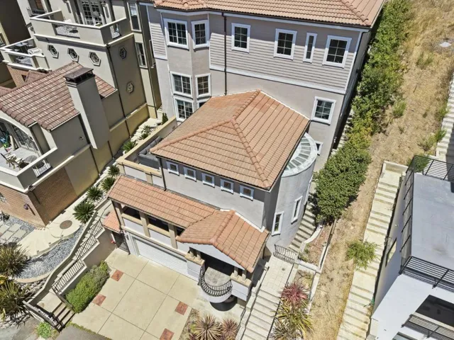 7420 Skyline Boulevard, Oakland, California 94611