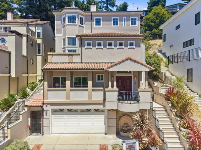 7420 Skyline Boulevard, Oakland, California 94611