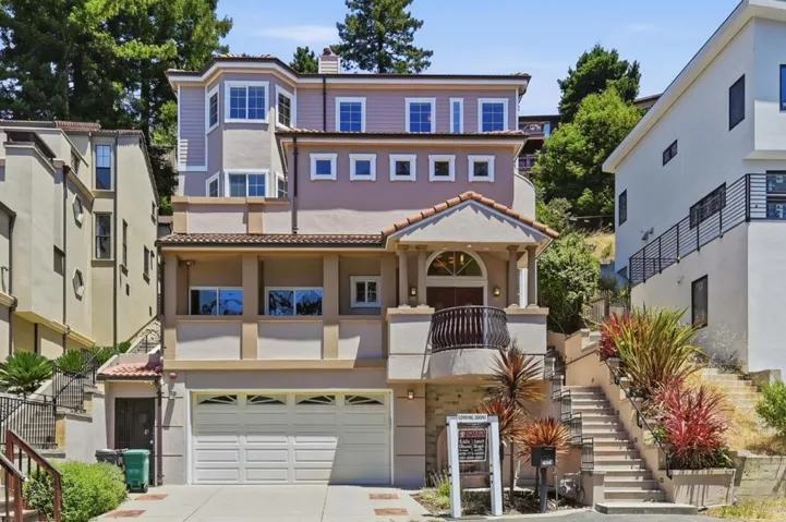 7420 Skyline Boulevard, Oakland, California 94611