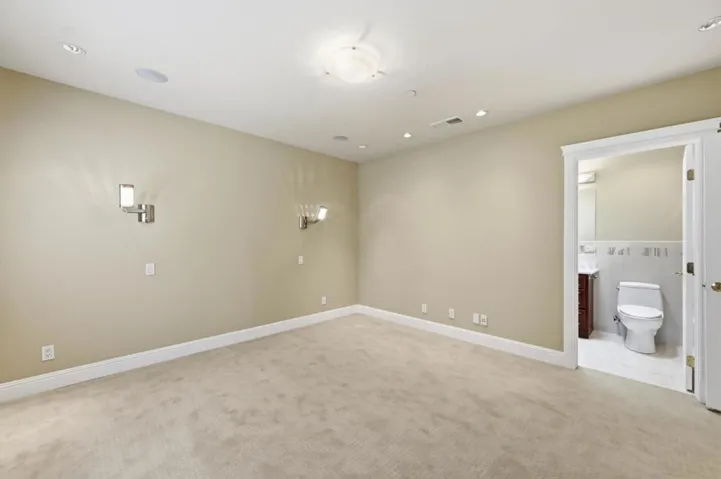 7420 Skyline Boulevard, Oakland, California 94611