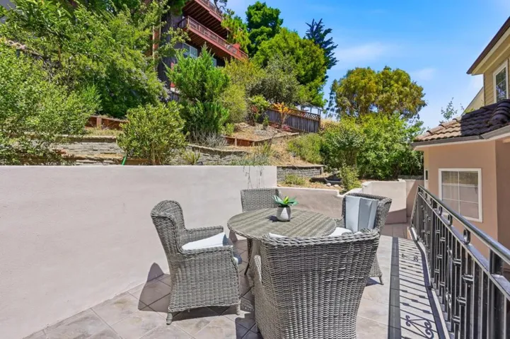 7420 Skyline Boulevard, Oakland, California 94611