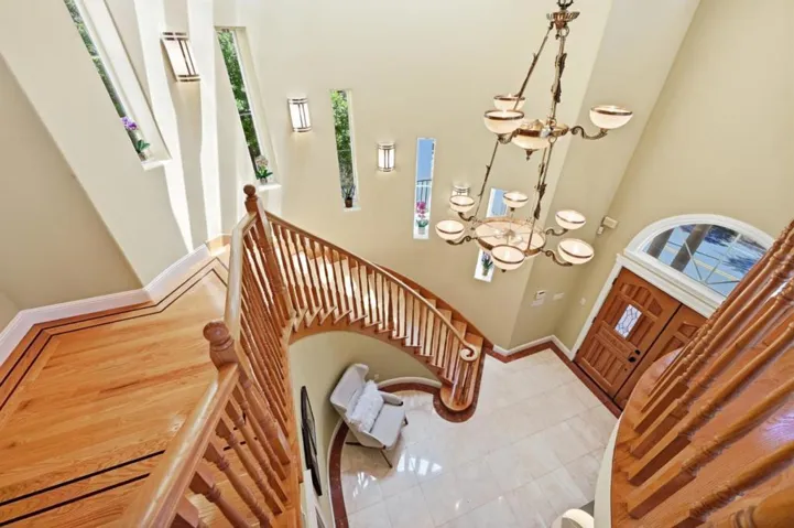 7420 Skyline Boulevard, Oakland, California 94611