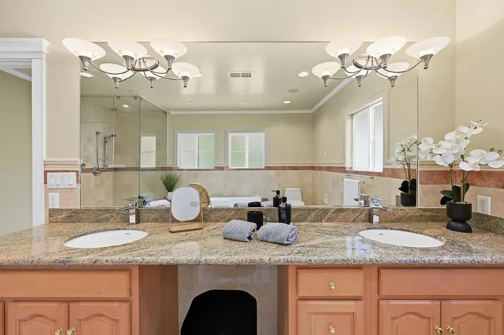 7420 Skyline Boulevard, Oakland, California 94611