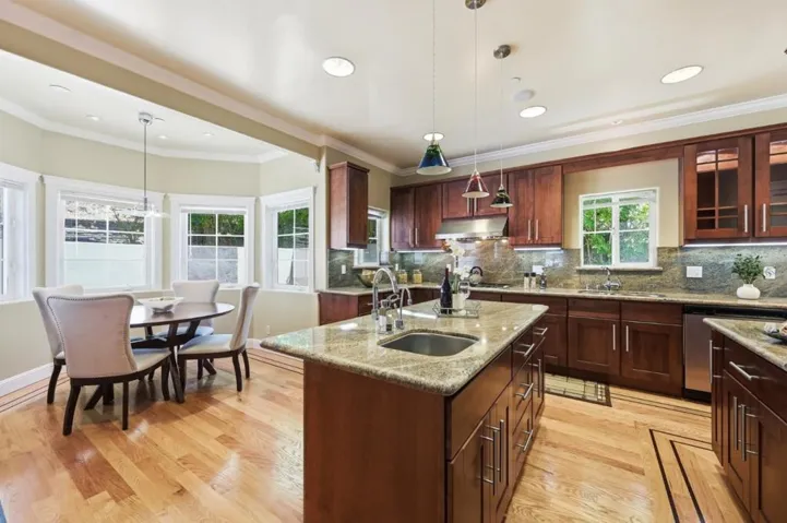 7420 Skyline Boulevard, Oakland, California 94611