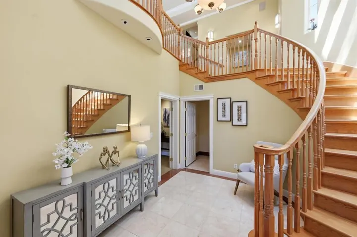 7420 Skyline Boulevard, Oakland, California 94611