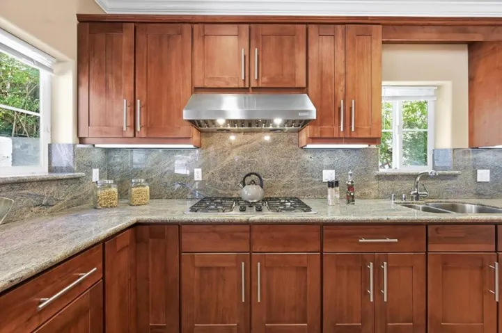 7420 Skyline Boulevard, Oakland, California 94611