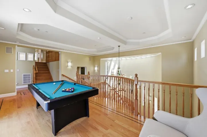 7420 Skyline Boulevard, Oakland, California 94611