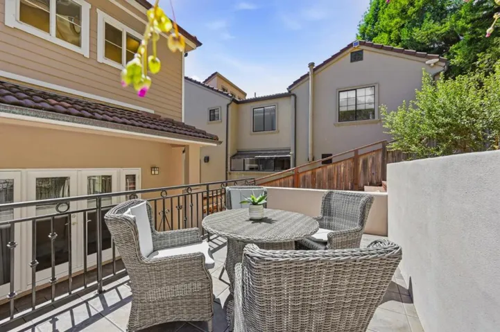 7420 Skyline Boulevard, Oakland, California 94611