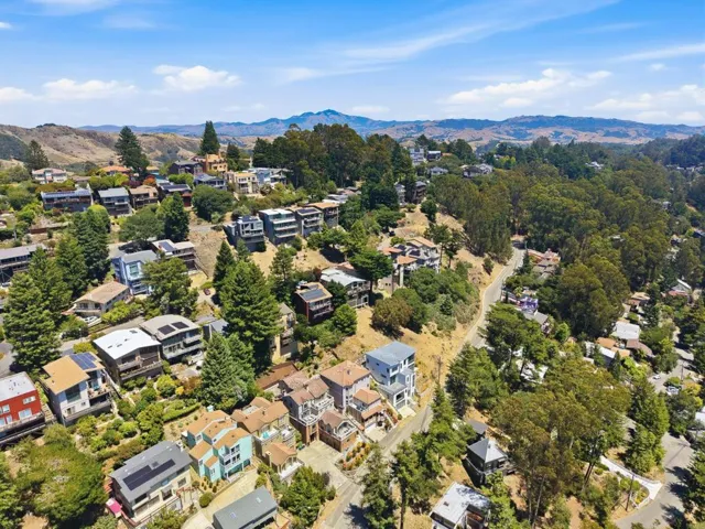 7420 Skyline Boulevard, Oakland, California 94611