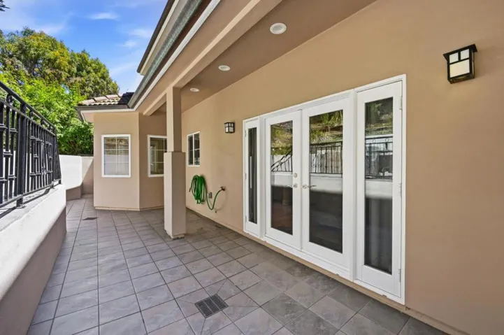 7420 Skyline Boulevard, Oakland, California 94611