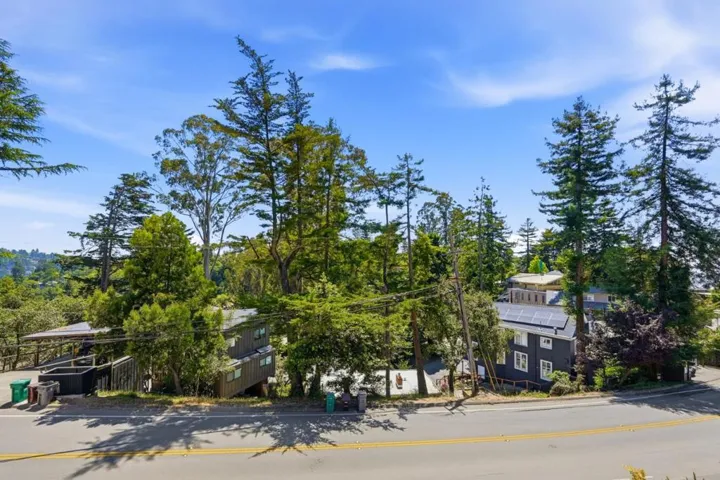 7420 Skyline Boulevard, Oakland, California 94611