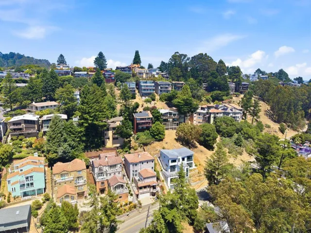 7420 Skyline Boulevard, Oakland, California 94611