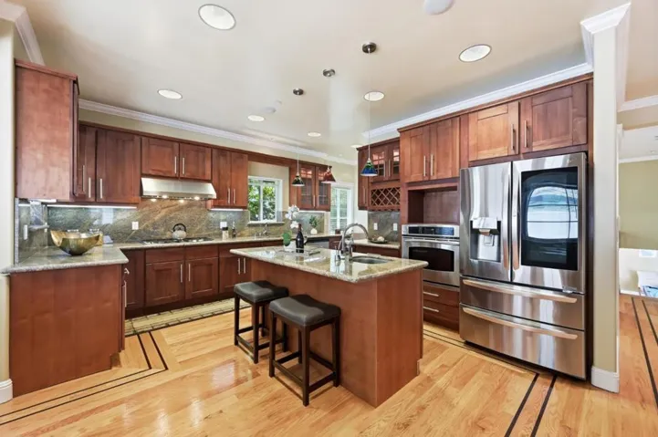 7420 Skyline Boulevard, Oakland, California 94611