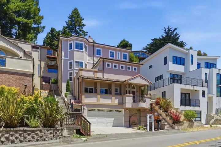 7420 Skyline Boulevard, Oakland, California 94611