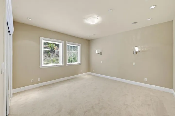 7420 Skyline Boulevard, Oakland, California 94611