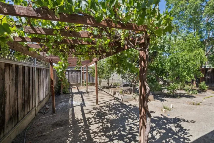 883 Pacific Avenue, San Jose, California 95126