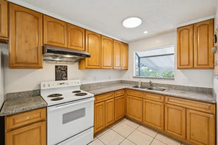 883 Pacific Avenue, San Jose, California 95126