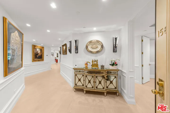 300 N Swall Drive 158, Beverly Hills, California 90211